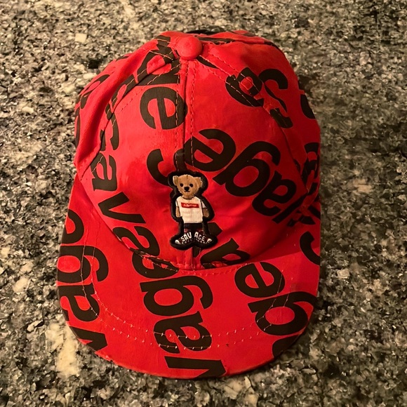 It’s a savage hat it has a drippy bear on it - Picture 1 of 4